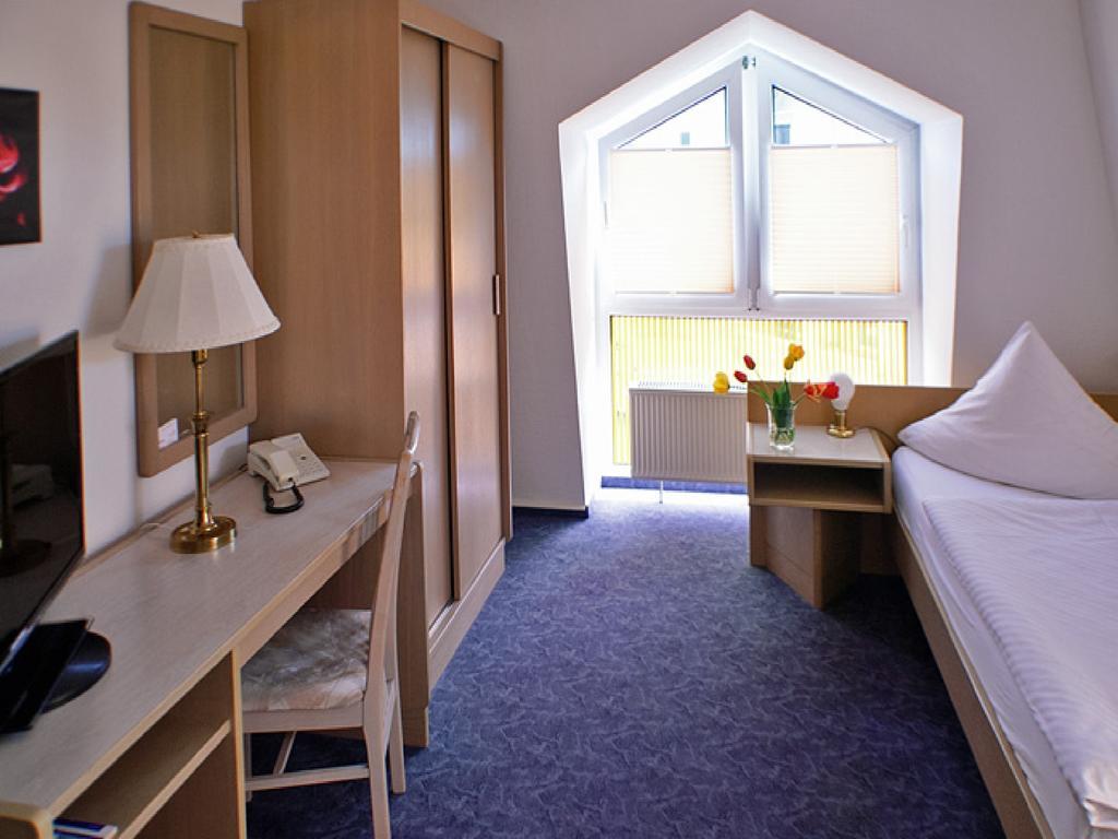 Hotel Fuerstenberg Eisenhüttenstadt Chambre photo